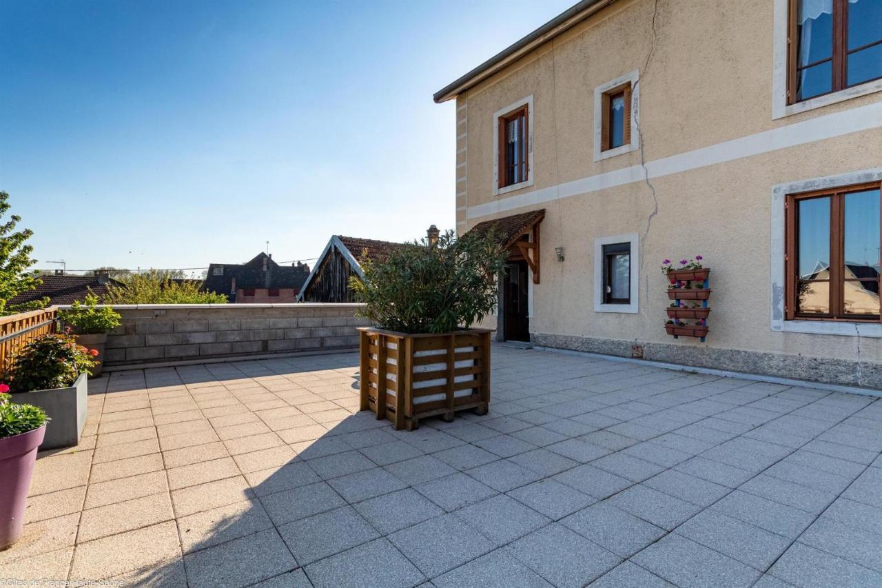 Les Hirondelles Villa Pesmes Екстериор снимка